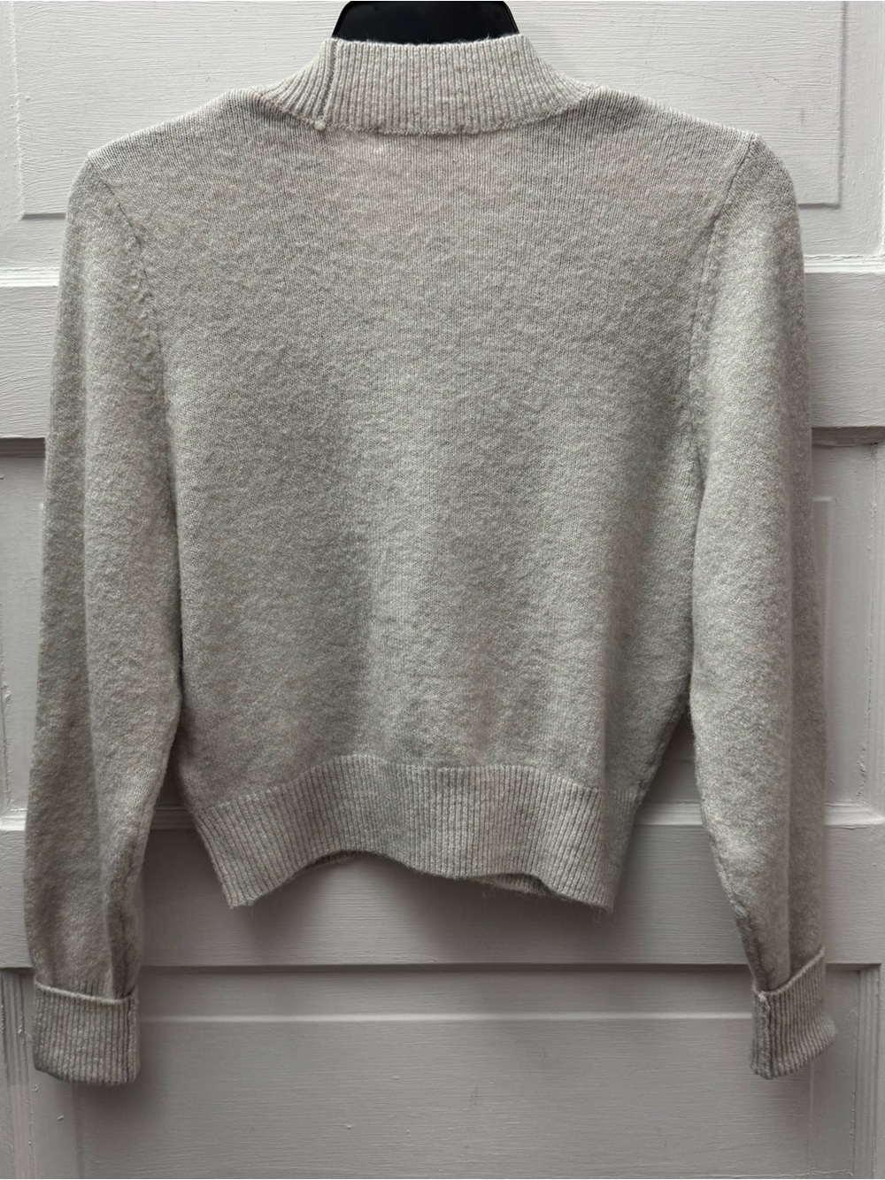 H&M Gray Pearl Button Cropped Cardigan Cozy Knit Sweater S - Picture 4 of 8